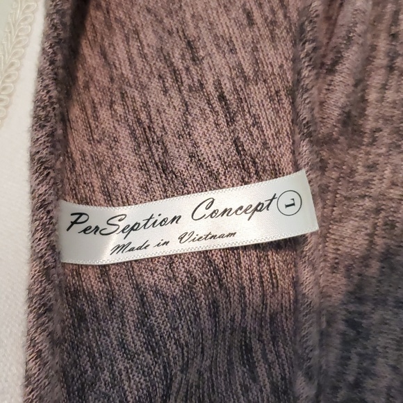 Pink/Gray Top with Chain detail - Picture 4 of 5